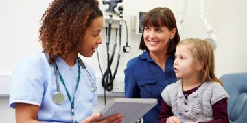 The different roles and responsibilities of a family nurse practitioner